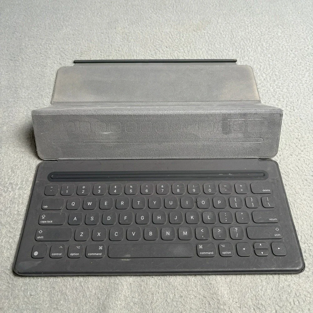 Apple smart keyboard